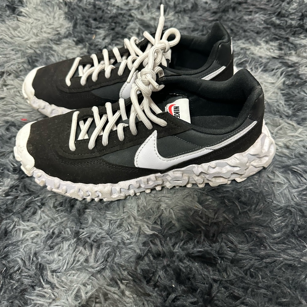 Nike outbreak - Picture 2 of 3